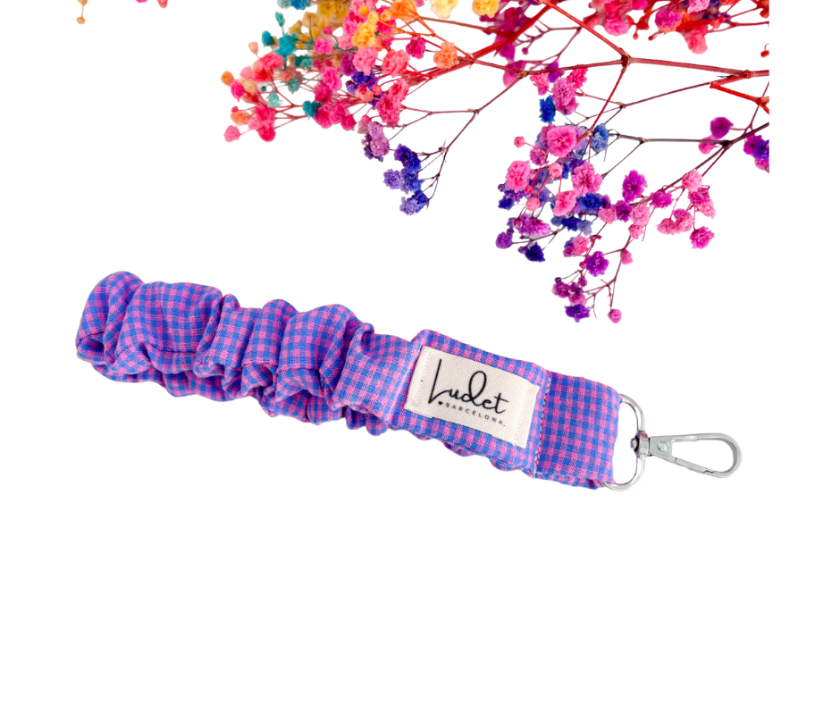 Llavero mano scrunchie